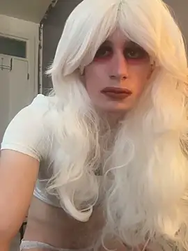 femboystella online show from January 7, 12:32 pm