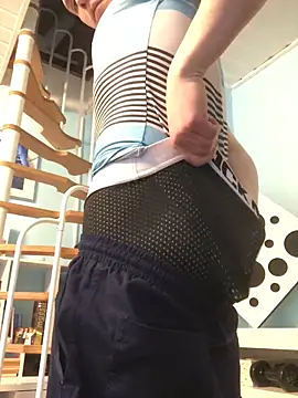 Spielzeugtwink online show from April 1, 4:26 pm