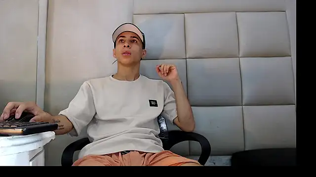 HollmanFronsh online show from January 14, 3:55 am