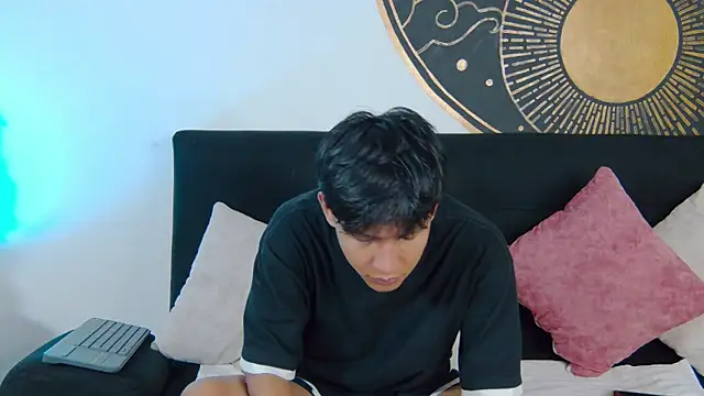 Liam Sinclair online show from February 20, 7:59 pm