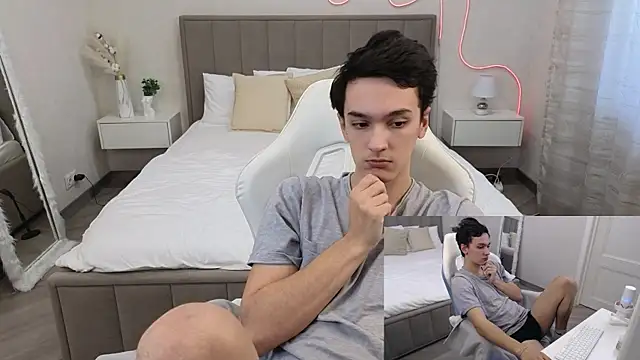 MoonlinSkinn online show from January 16, 8:06 am