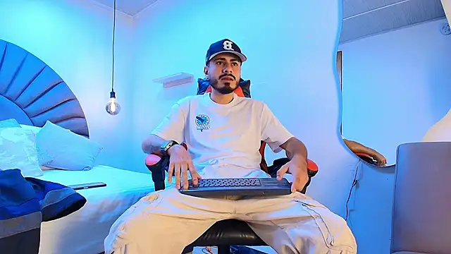 MatthewCullen online show from March 1, 2:44 am