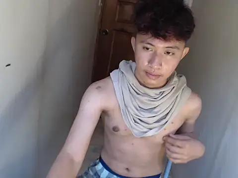 asiantwink0000 online show from January 18, 3:52 am