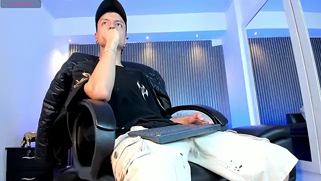 Bastthianxxx online show from December 17, 7:31 pm