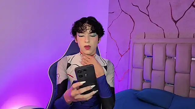 SthepanodiMonaco online show from March 6, 3:14 am