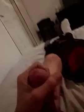 cmoneyyy021 online show from February 8, 9:19 pm