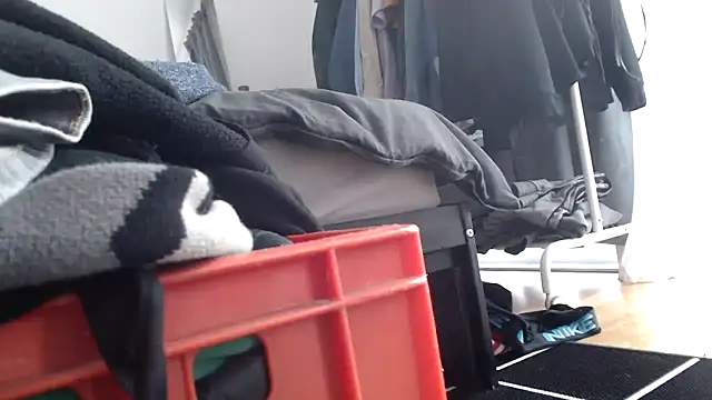 MindlyXXX online show from October 3, 12:21 pm