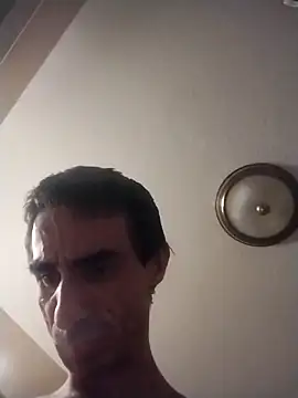 bigjohnson2914 online show from May 24, 6:25 pm