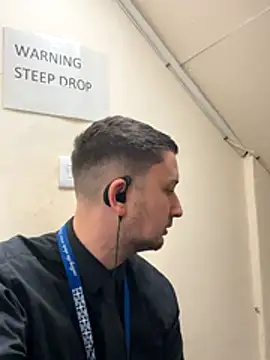 dirtyanal23 online show from December 18, 8:27 pm