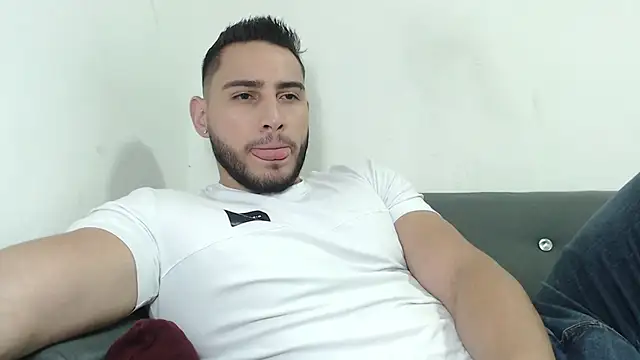 Seank Noszka online show from December 14, 8:05 pm