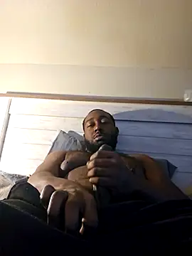 iLOVETRAY96 online show from February 13, 6:13 pm