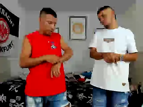 roomies  online show from December 3, 8:48 pm