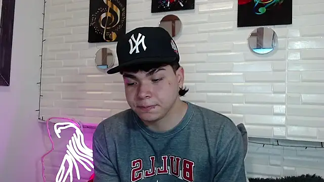 Dylan fooxx online show from December 20, 7:32 pm