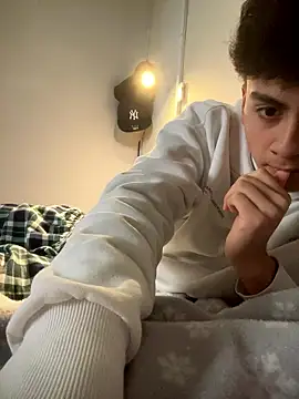 hungspanishtwink online show from January 7, 11:59 am