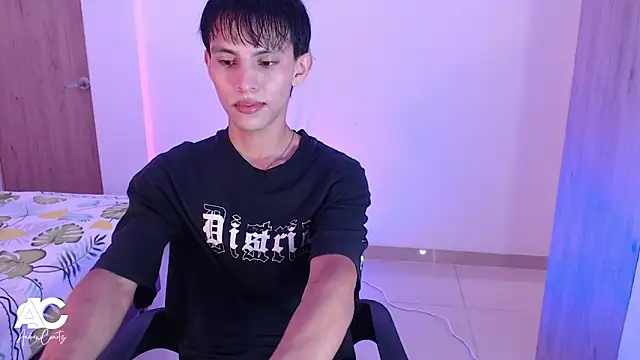 andrew courtzz online show from March 28, 9:04 pm