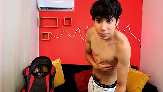 Neo Twink online show from June 2, 7:15 pm