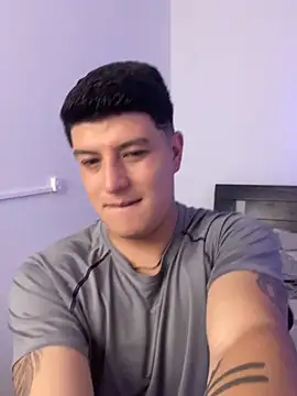 Goldenknight33 online show from April 13, 2:40 pm