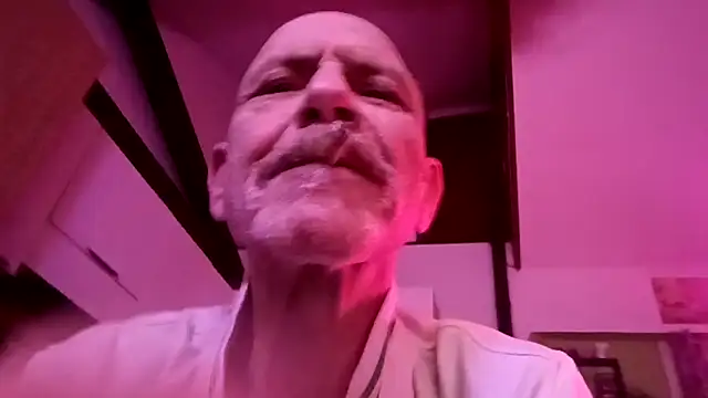 4skinlvrI online show from March 19, 2:26 am