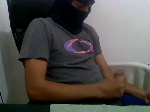 Hugopauzudo2323 online show from February 7, 8:47 pm