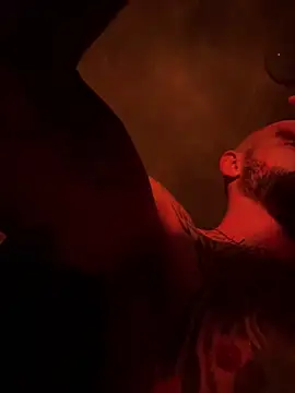 kingNQueen1211 online show from April 10, 9:38 am