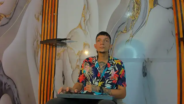 Straight Guy22 online show from December 20, 4:41 am