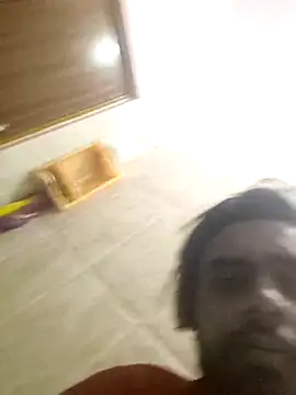 suhxil79 online show from December 13, 8:37 pm