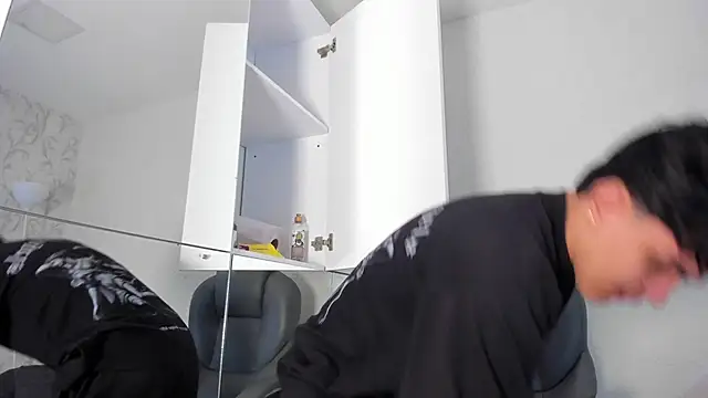  TaylorBlack online show from April 10, 11:39 am