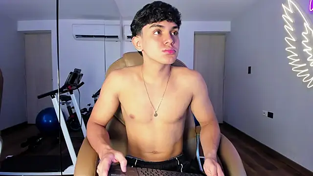  TaylorBlack online show from April 1, 12:07 pm