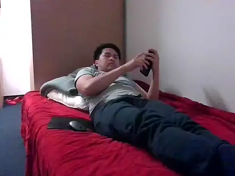 sweetpinoy2027 online show from March 11, 10:28 pm