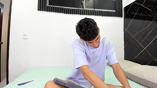 Emer santos online show from February 13, 8:25 pm