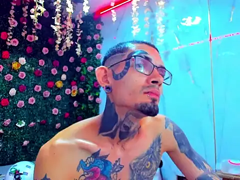 Boy tatto77 online show from April 13, 9:43 am