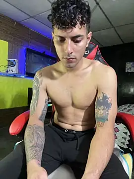 JustynAle2025 online show from January 18, 4:03 am