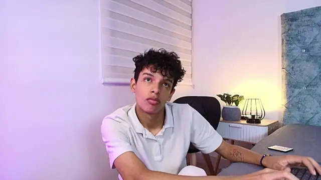 maxfrost 1 online show from January 7, 7:30 pm