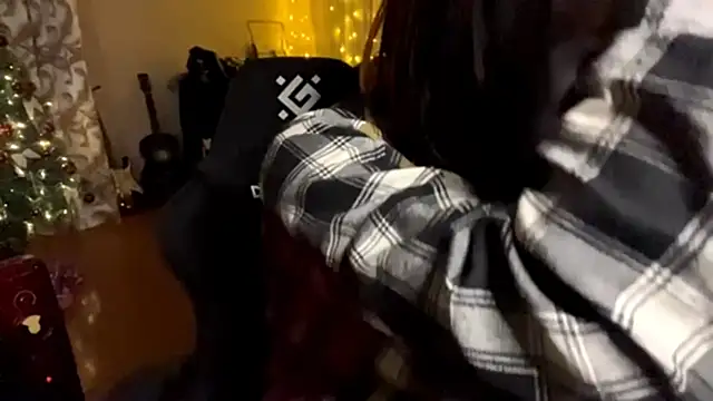 emo sweet online show from December 19, 10:17 pm