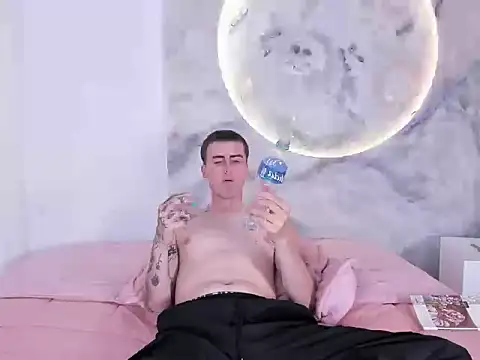 SpaceBoy1 online show from February 27, 11:37 pm