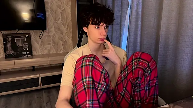 Eddy Blare online show from December 22, 7:49 am