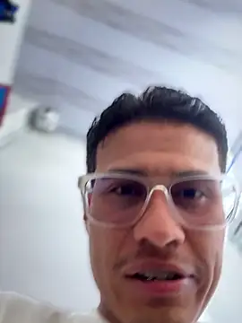 Latin Paisa Boy online show from March 15, 8:37 pm