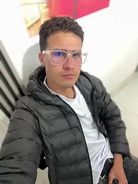 Latin Paisa Boy online show from March 28, 11:38 pm