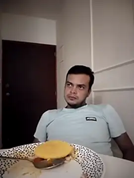soytorres92 online show from July 6, 4:53 am