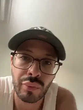 Versatilpollon22 online show from December 22, 12:24 pm