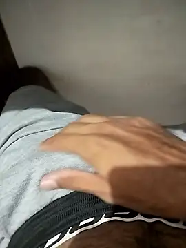 vitorpau22cm online show from January 7, 10:48 pm