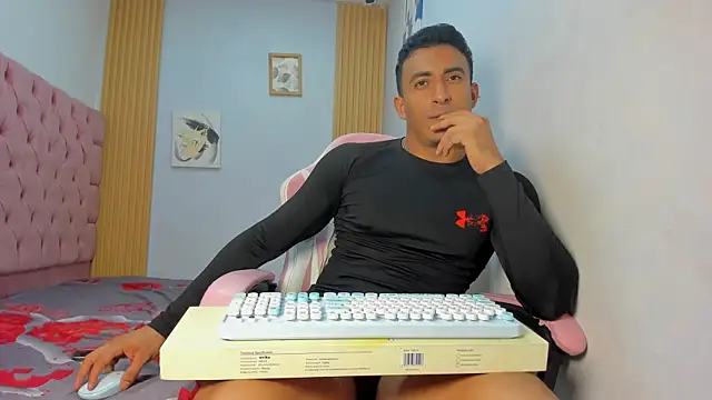 axelsavage042 online show from January 5, 8:12 pm