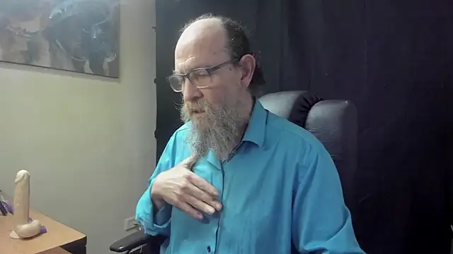 Uncle Hottie online show from April 6, 6:31 pm