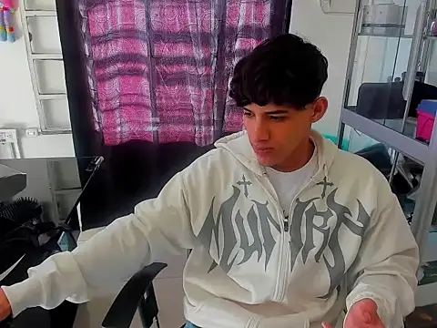 MaxStar26 online show from January 7, 1:38 pm