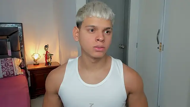 stefan leenox online show from March 2, 9:22 pm