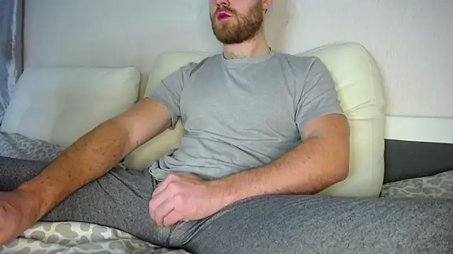 LorenzoLux online show from March 2, 5:20 pm