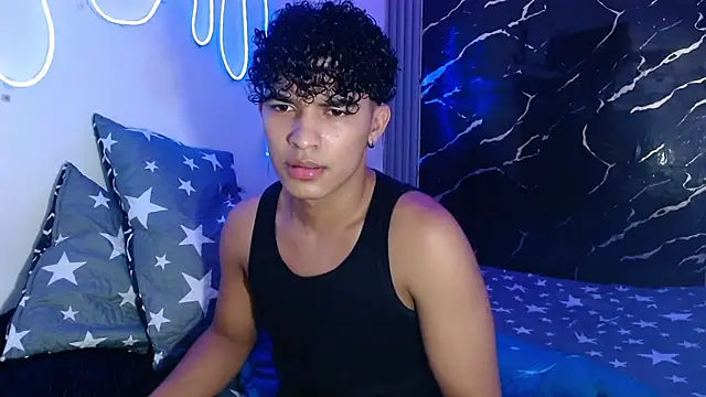 jamescurly00 online show from March 12, 5:37 am