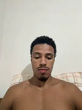 LorenzoBlack27 online show from May 24, 1:33 am
