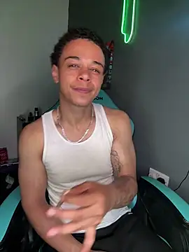 l-laross online show from June 17, 11:39 pm