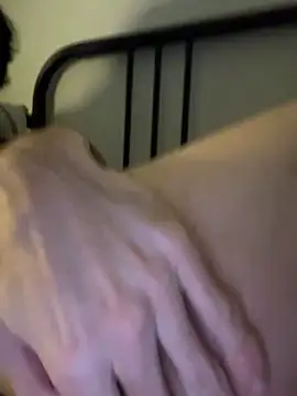 SnakeBit3s online show from February 4, 12:05 am